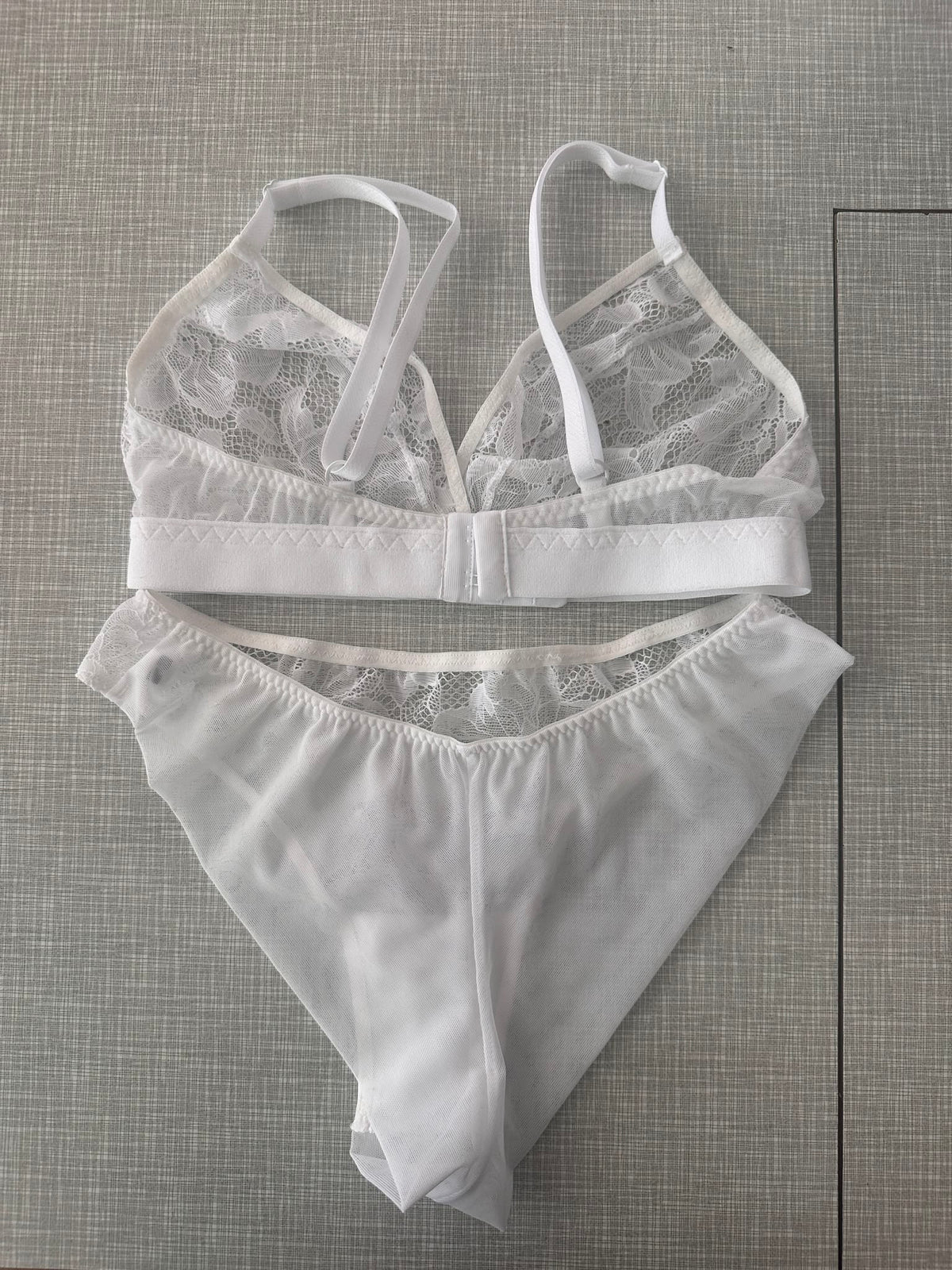 Sutien alb din dantelă Pure Bloom – LCD 117